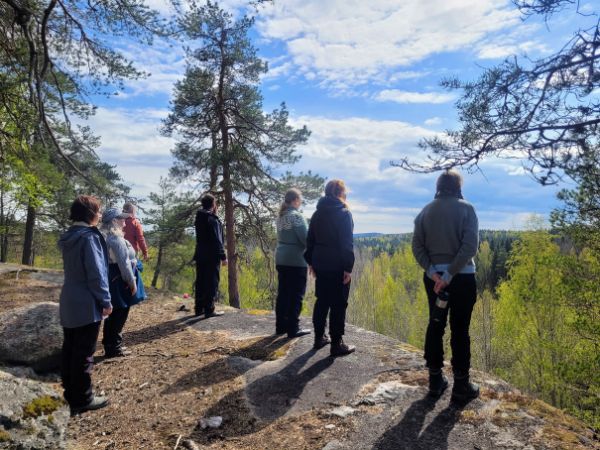 Luontoyhteysohjaajakoulutus